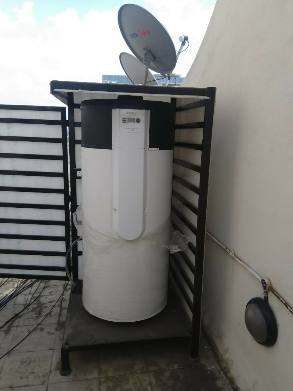 Vaillant aroSTOR Heat Pump (0.47KW) | Aquagreen Solutions